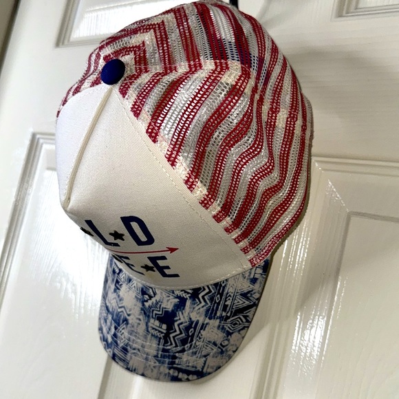 WILD & Free Cap 🧢 - Picture 2 of 3